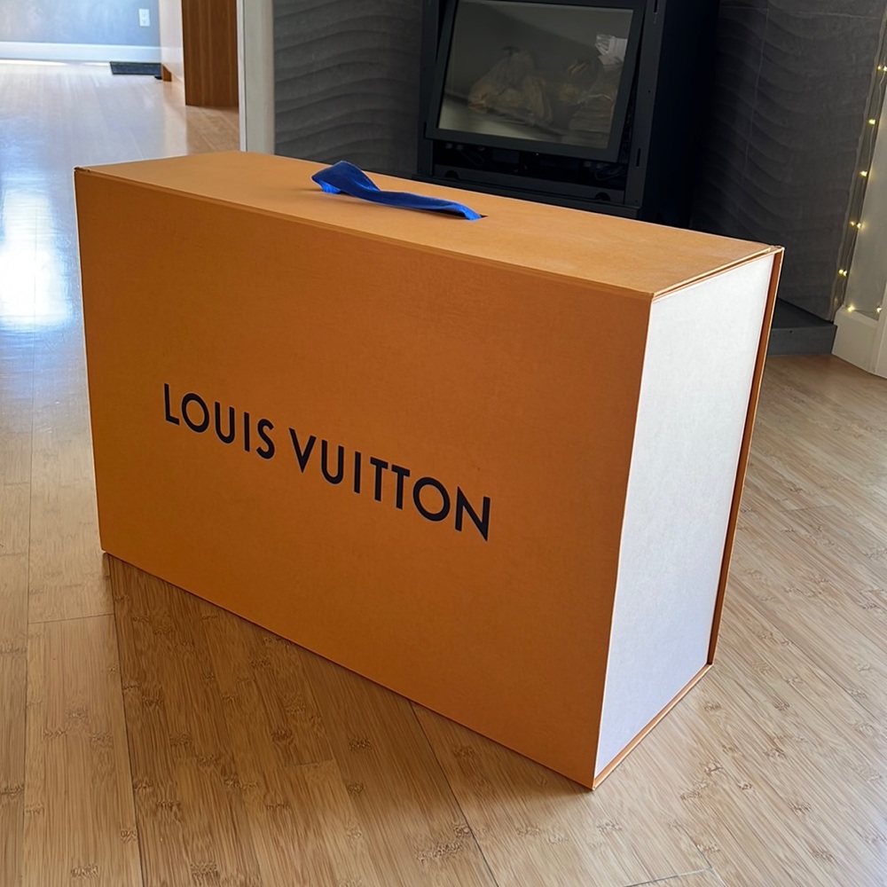 Louis Vuitton X-LARGE 28.5” x 18.75” x 10.5” Collapsible Magnetic Box (BOX ONLY)